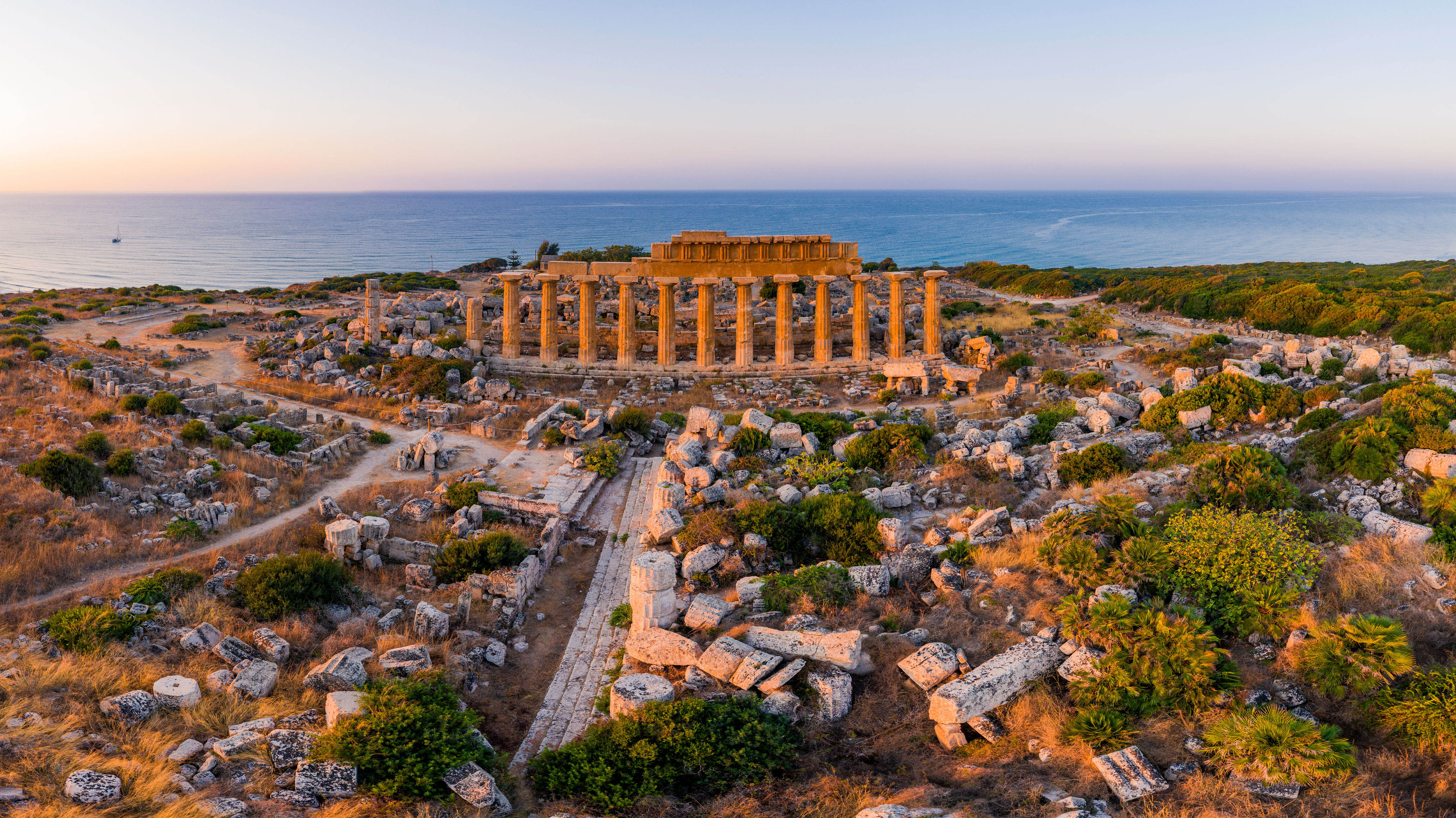 塞利努斯的神庙,西西里岛,意大利 (© Antonino Bartuccio/eStock)